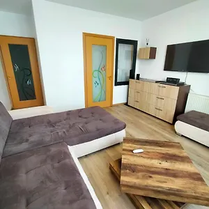  Gazde/Camere de închiriat Lake View